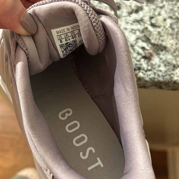 Adidas - Picture 2 of 4